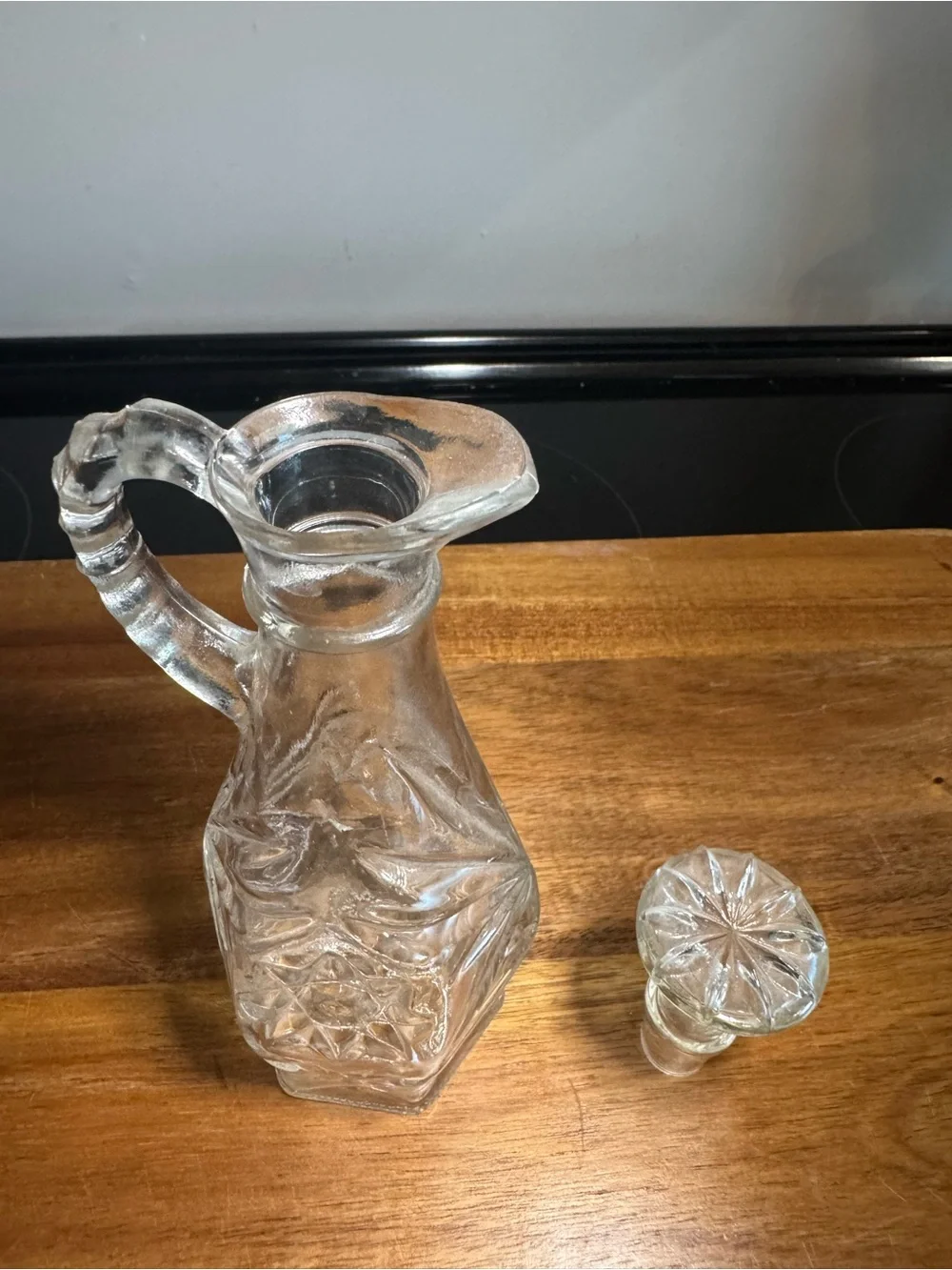 Vintage Clear Glass Starburst Oil & Vinegar fluted Curet w/ stopper Curry 8